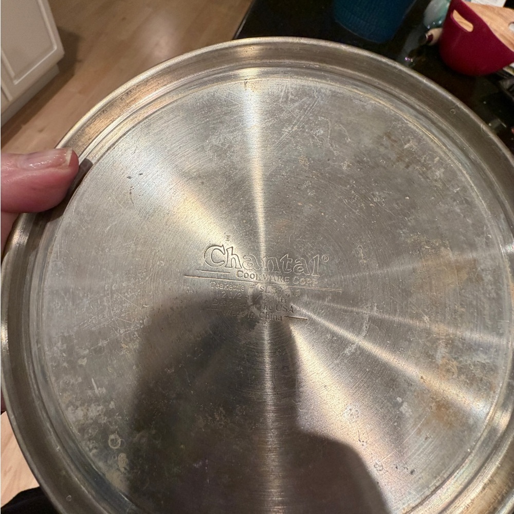 Chantal Stainless Whistling Tea Kettle - Picture 4 of 5